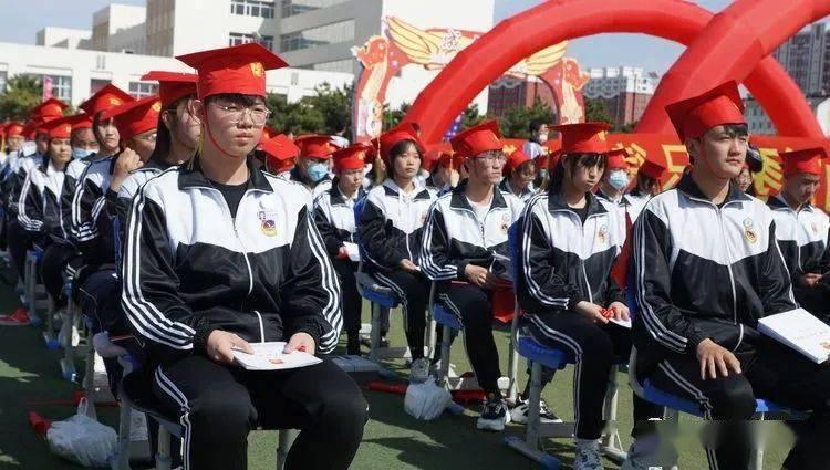AIGC龙纪元!七彩虹发布龙年限定板卡「甲辰智龙」